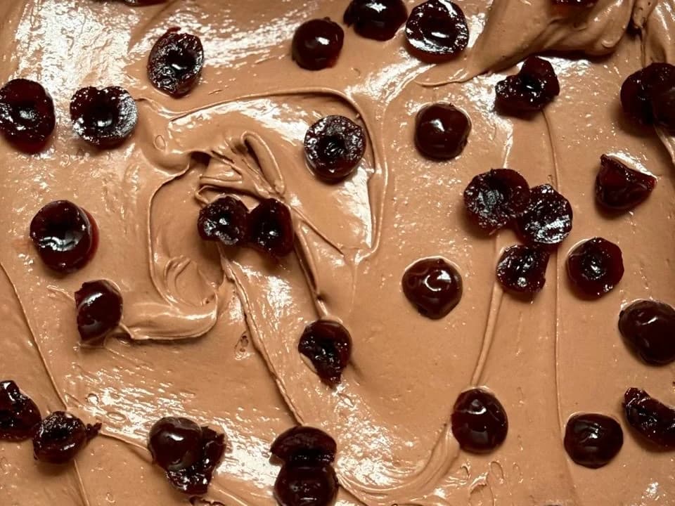 sorvete de chocolate, bourbon e cereja